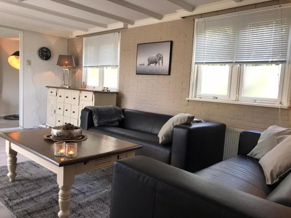 부투이젠 Omheind Chalet Met Prive Hottub. Op De Veluwe 빌라 외부 사진
