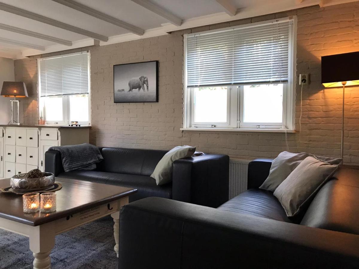 부투이젠 Omheind Chalet Met Prive Hottub. Op De Veluwe 빌라 외부 사진