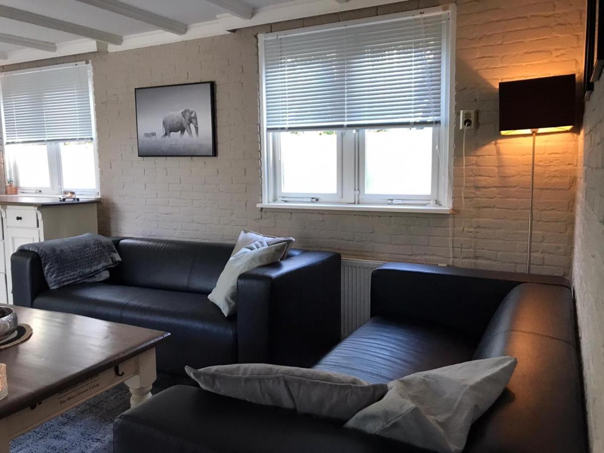 부투이젠 Omheind Chalet Met Prive Hottub. Op De Veluwe 빌라 외부 사진